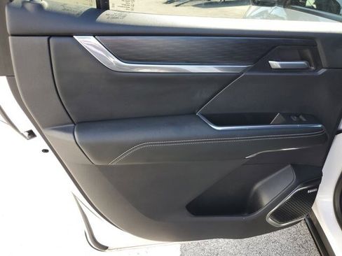 Used 2024 GMC Acadia Elevation image 21