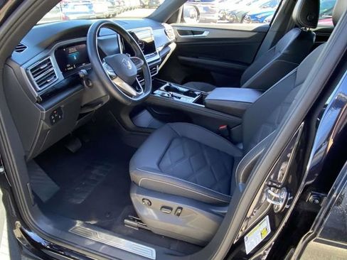 Used 2024 Volkswagen Atlas Cross Sport SE image 12