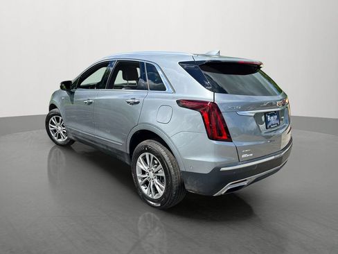 Used 2023 Cadillac XT5 Premium Luxury w/ Technology Package AWD/4WD image 4