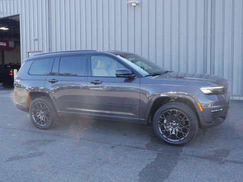 New 2025 Jeep Grand Cherokee L Summit image 11