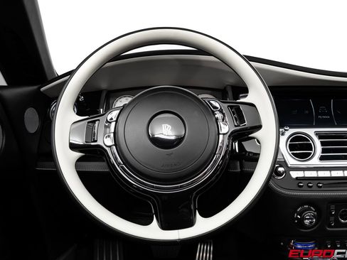 Used 2018 Rolls-Royce Dawn RWD image 30