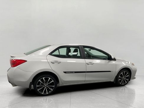 Used 2018 Toyota Corolla SE FWD image 3