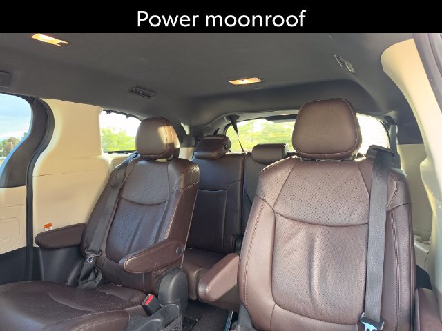 Used 2024 Toyota Sienna Platinum AWD/4WD image 12
