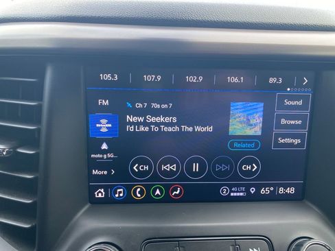 Used 2023 GMC Acadia AT4 w/ Technology Package image 21