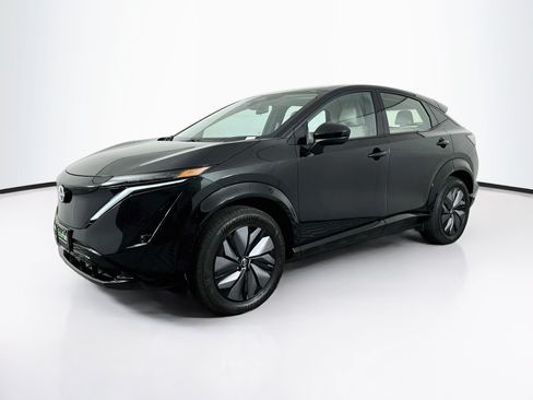 Used 2024 Nissan Ariya AWD image 3