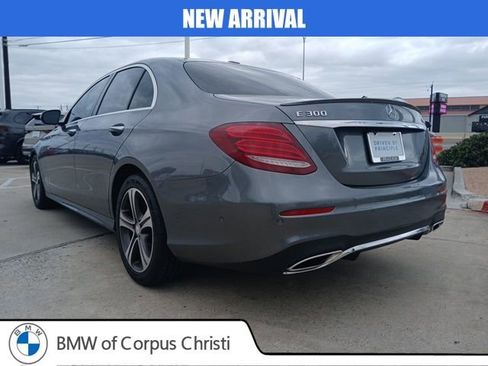 Used 2017 Mercedes-Benz E 300 4MATIC image 8