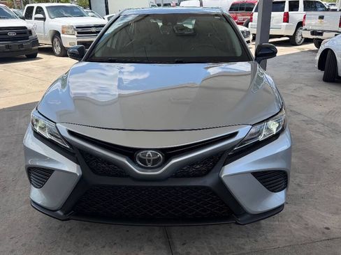 Used 2020 Toyota Camry SE FWD image 2