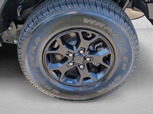 Used 2022 Jeep Wrangler Unlimited Rubicon AWD/4WD image 22