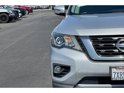 Used 2017 Nissan Pathfinder SV w/ Cargo Package FWD image 18