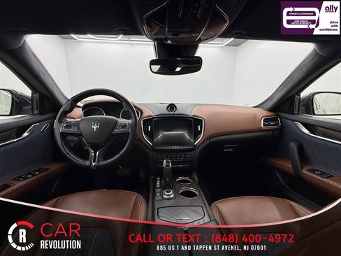 Used 2019 Maserati Ghibli S GranLusso image 9