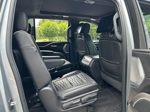 Used 2023 Cadillac Escalade ESV Sport Platinum w/ LPO, ONYX Package AWD/4WD image 48