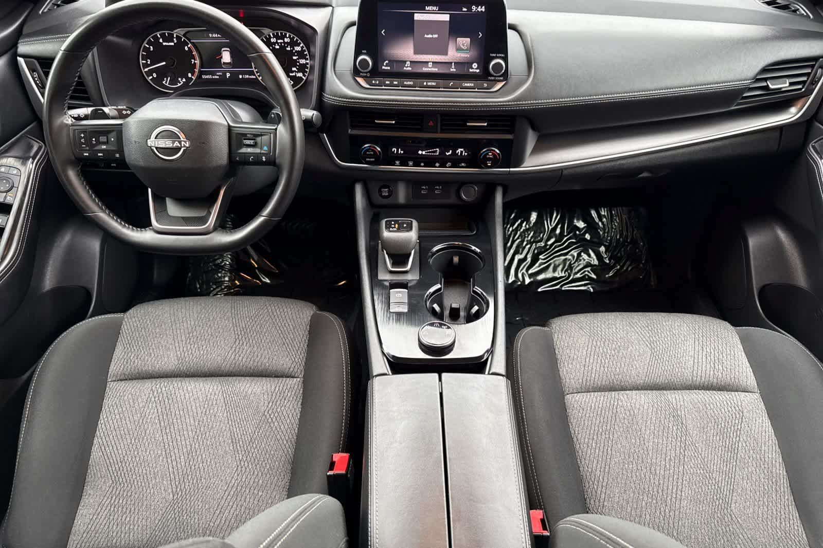 Used 2025 Nissan Rogue SV AWD/4WD image 3