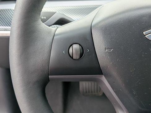 Used 2020 Tesla Model 3 Standard Range RWD image 17