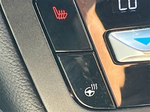 Used 2020 Ford Explorer XLT w/ Equipment Group 202A image 19