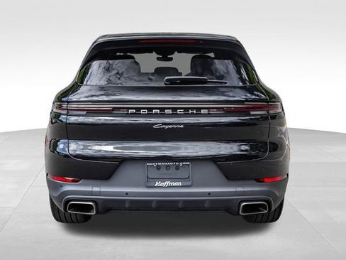 Used 2024 Porsche Cayenne AWD/4WD image 8