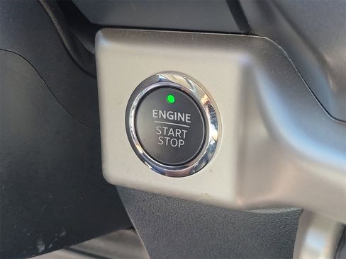 Used 2024 Ford Expedition XLT image 29