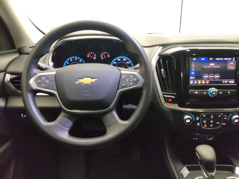Used 2021 Chevrolet Traverse LS FWD image 22