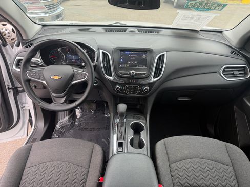 Used 2024 Chevrolet Equinox LT AWD/4WD image 15
