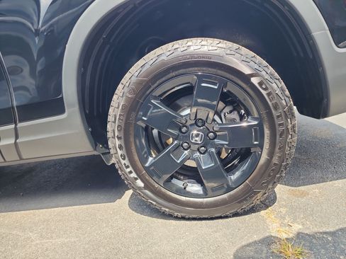 Certified 2025 Honda Ridgeline Black Edition image 14