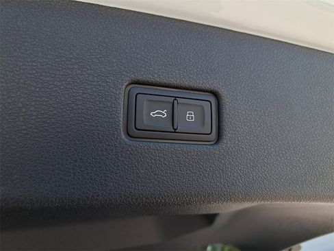 New 2026 Audi Q8 Premium Plus image 32