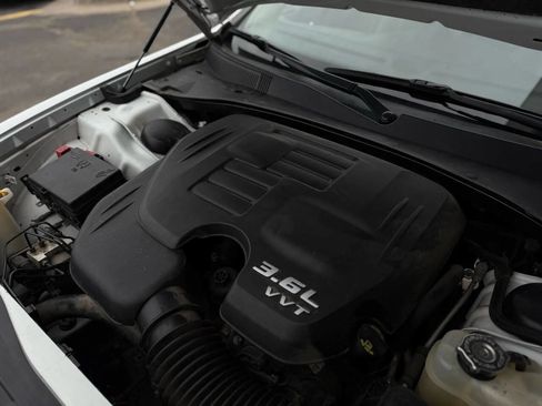 Used 2020 Chrysler 300 Limited image 27