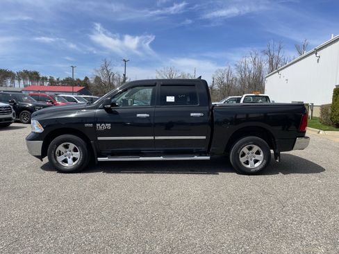 Used 2019 RAM 1500 Classic SLT w/ SLT Plus D←cor Group AWD/4WD image 7