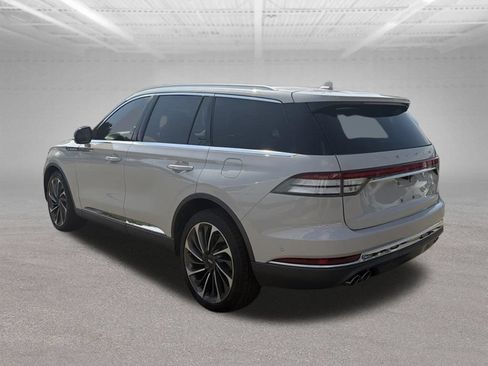 Used 2020 Lincoln Aviator Reserve w/ Equipment Group 202A AWD/4WD image 3