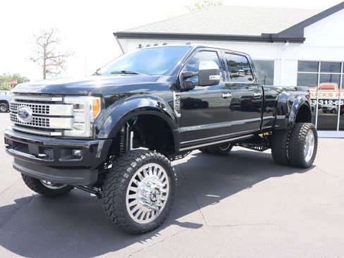 Used 2019 Ford F450 Platinum w/ Platinum Ultimate Package image 4
