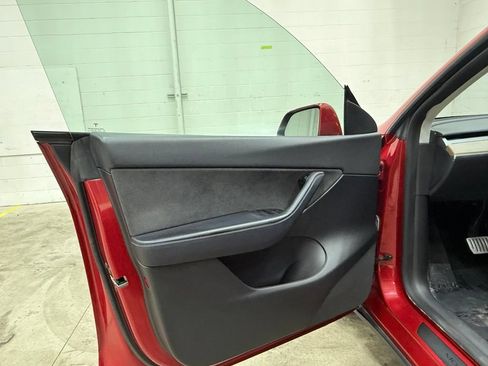 Used 2022 Tesla Model Y Performance AWD/4WD image 27