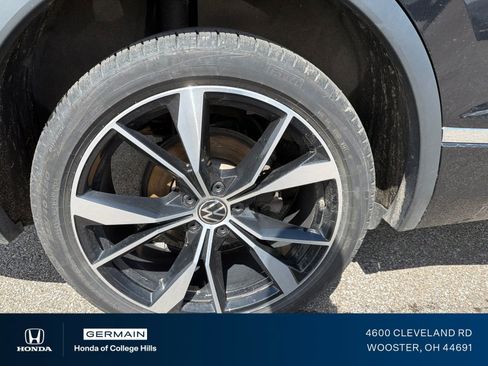 Used 2024 Volkswagen Tiguan SEL R-Line AWD/4WD image 5