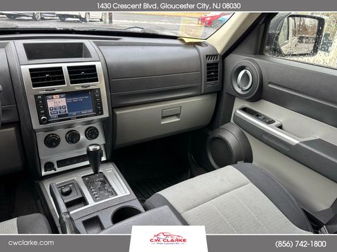 Used 2007 Dodge Nitro SLT image 13