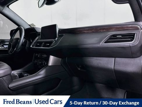Used 2023 Chevrolet Suburban Z71 w/ Luxury Package AWD/4WD image 39