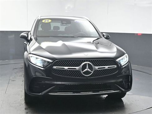 Used 2025 Mercedes-Benz GLC 300 image 3