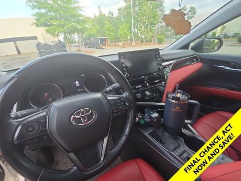 Used 2022 Toyota Camry XSE FWD image 17