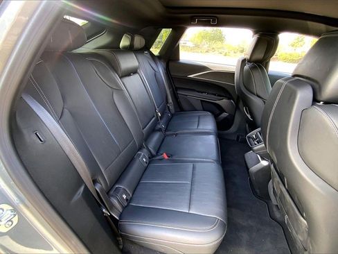 Used 2025 Cadillac Lyriq Luxury image 19