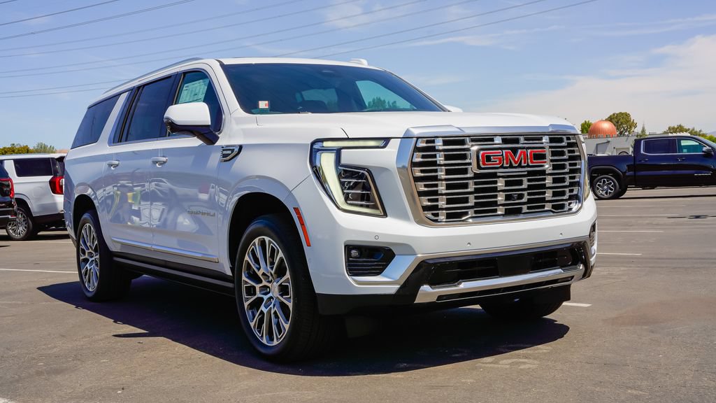New 2026 GMC Yukon XL Denali w/ Denali Reserve Package AWD/4WD image 5