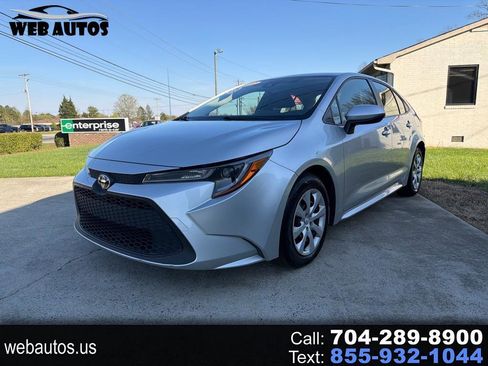 Used 2022 Toyota Corolla LE image 1