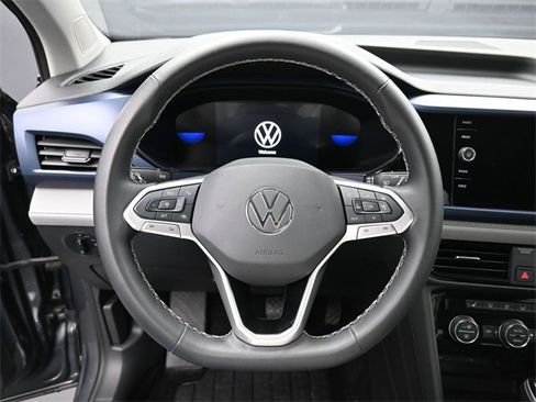 Used 2024 Volkswagen Taos SE image 16