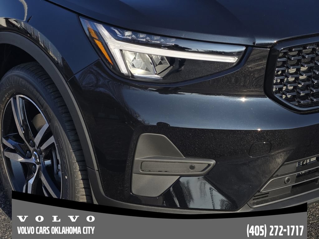 Used 2026 Volvo XC40 B4 Core w/ Protection Package Premier FWD image 7
