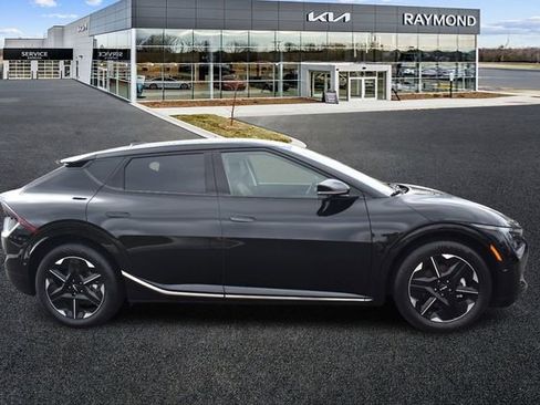 Certified 2025 Kia EV6 Wind image 2