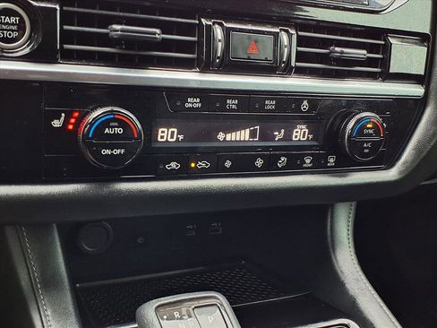 Used 2023 Nissan Pathfinder SL image 21