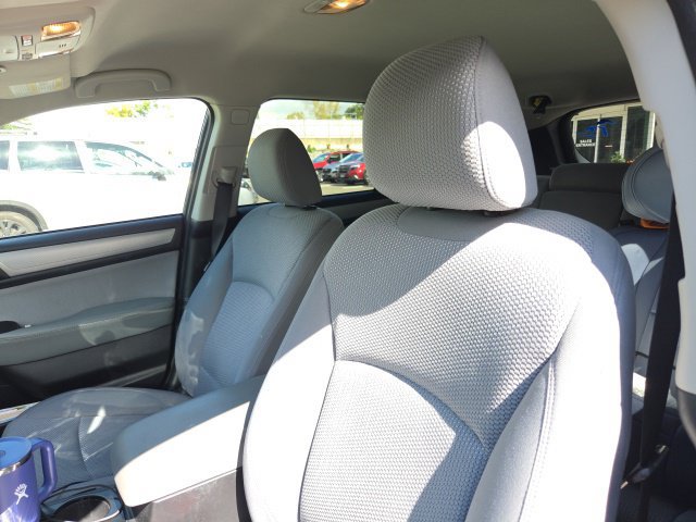 Used 2019 Subaru Outback 2.5i Premium AWD/4WD image 2