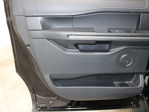 Used 2024 Ford Expedition Max XLT AWD/4WD image 22