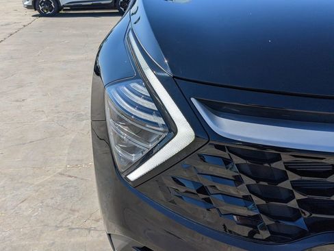 Certified 2025 Kia Sportage EX image 9