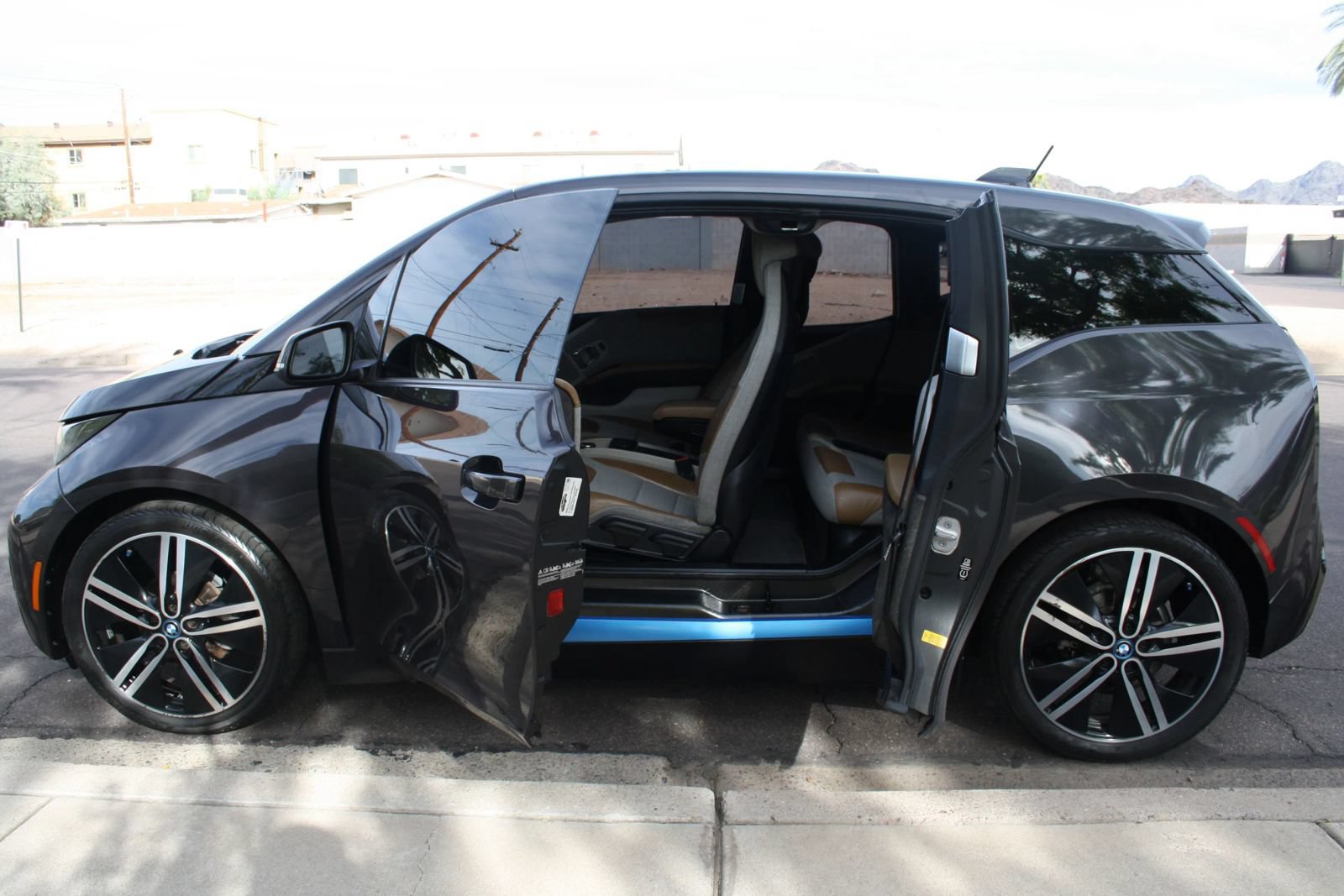 Used 2014 BMW i3 w/ Range Extender RWD image 5