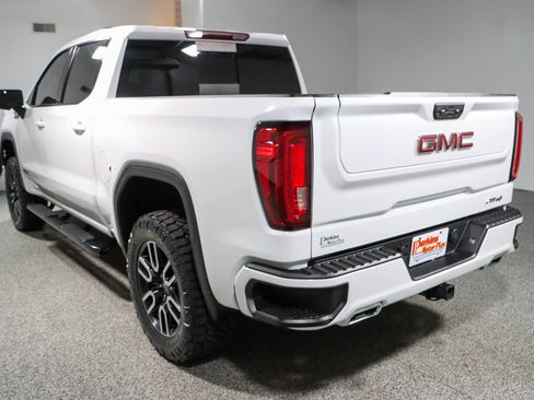Used 2022 GMC Sierra 1500 AT4 w/ AT4 Preferred Package AWD/4WD image 9