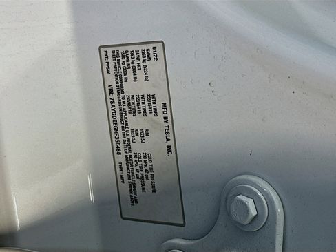 Used 2022 Tesla Model Y Long Range image 12