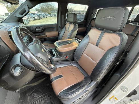 Used 2020 Chevrolet Silverado 1500 High Country w/ Technology Package image 24