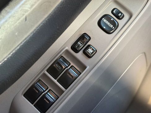 Used 2006 Toyota 4Runner Limited image 25