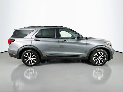 New 2026 Ford Explorer ST-Line image 8